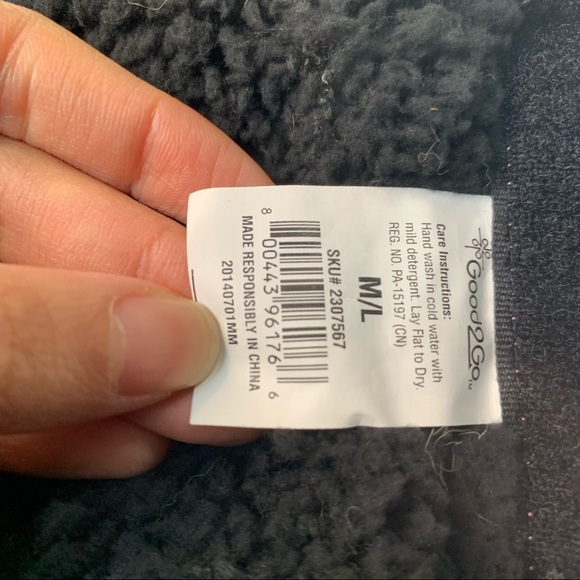 GOOD2GO Warm & Waggin’ PETS all weather parka - Picture 4 of 6